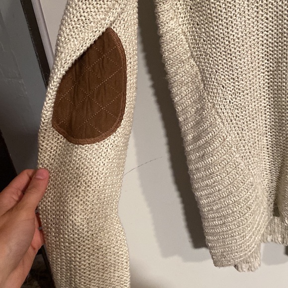 Cream sweater with elbow patches - Picture 3 of 3